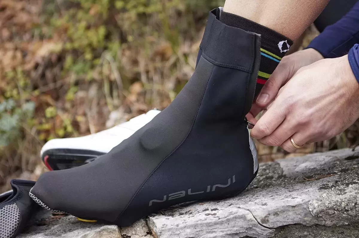 copriscarpe-ciclismo-invernali-630gvr.webp Come scegliere i copriscarpe da ciclismo invernali | Nalini - immagine 1