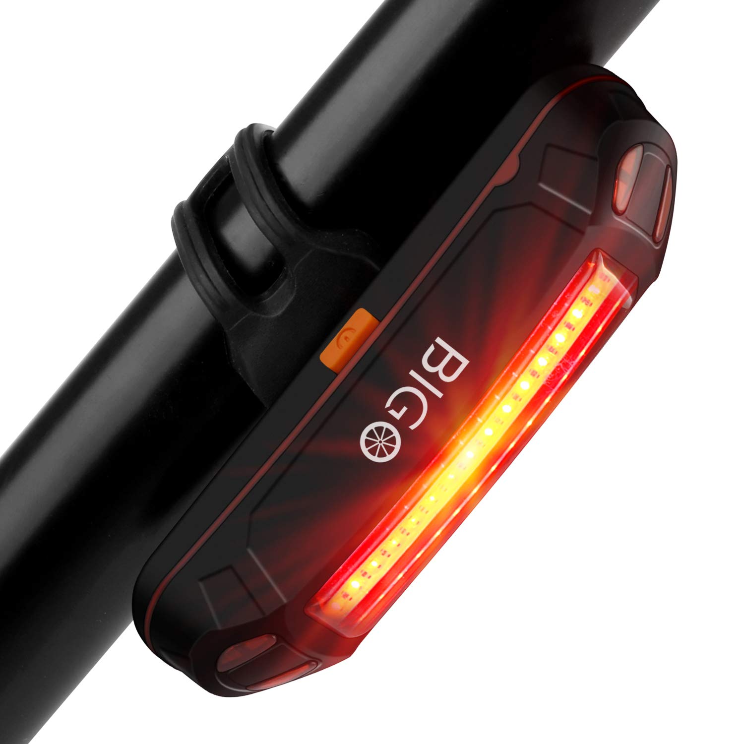 luce-posteriore-bici-potente-086uez-1.jpg Luce posteriore bici da corsa : perché serve | Men's Health - immagine 1