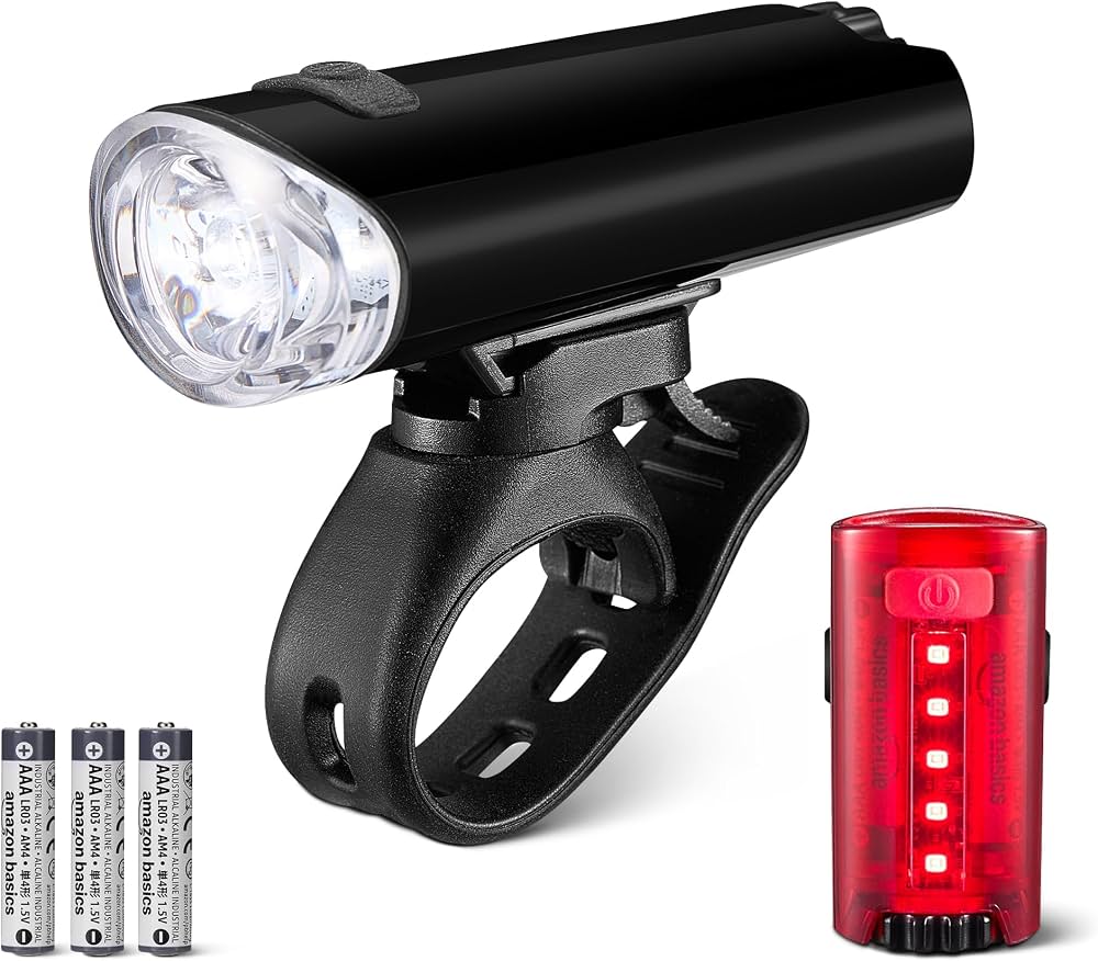 luci-bici-amazon-801fhv-1.jpg Amazon Basics Set Luci Bici LED con Faro 100 Lumen e Luce Posteriore 10 Lumen Luci Bicicletta Impermeabili 3 Modalità con Supporti Batterie Incluse Nero e Rosso : Amazon.it: Sport e tempo libero - immagine 1