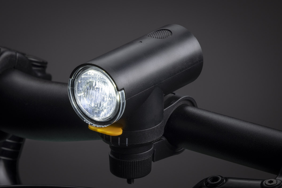 luci-bici-decathlon-690jeo-1.jpg Luce per bicicletta nel test: Decathlon FL510 Quelli economici Velomotion - immagine 1