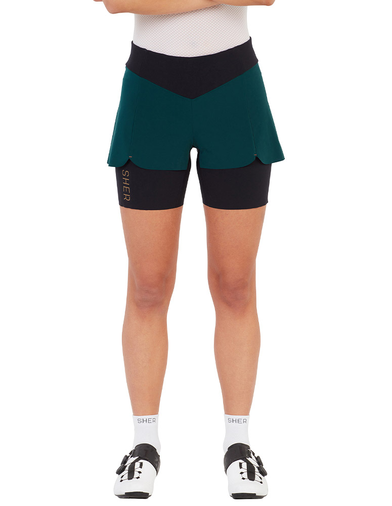 pantaloni-da-bici-donna-333bey-1.jpg Pantaloncino ciclismo e allenamento donna nero FUTURO | SHER® - immagine 1